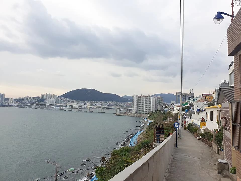 Huinnyeoul Culture Village