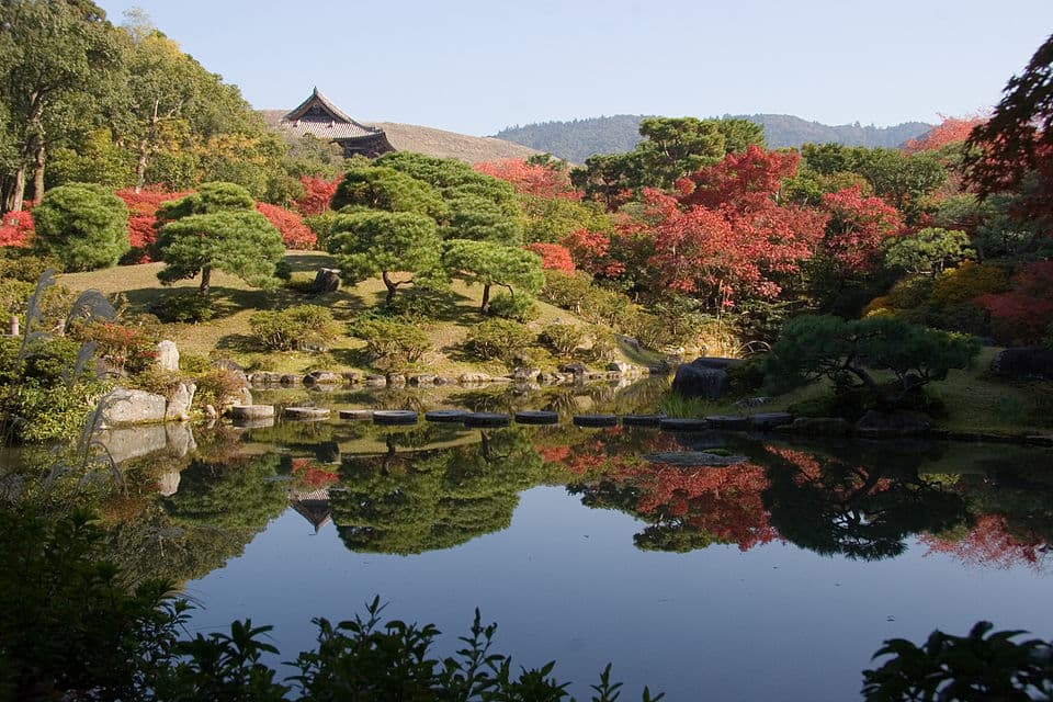 依水園